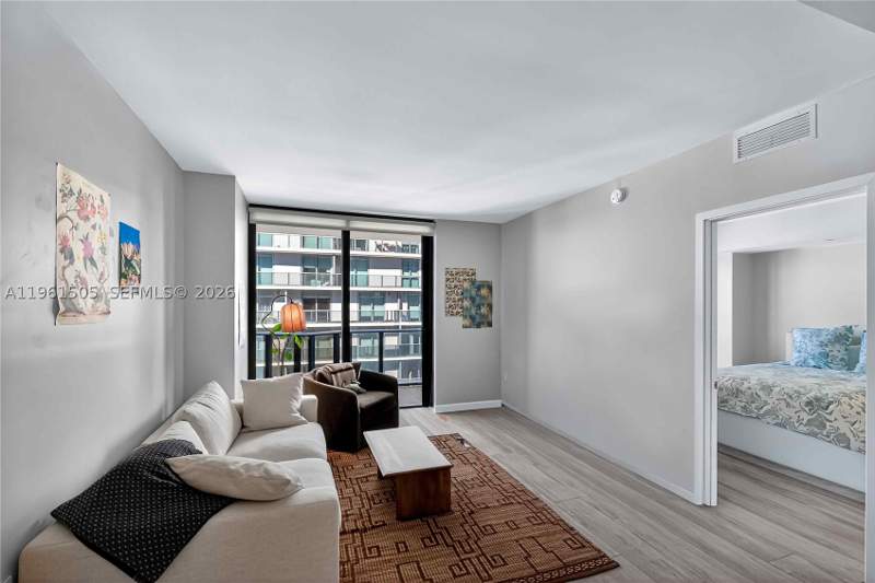 1 bedroom Condominium at 45 SW 9th St 3807, Brickell Heights East Con, Miami — photo 3