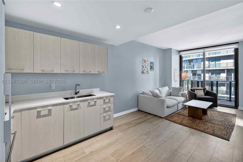 1 bedroom Condominium at 45 SW 9th St 3807, Brickell Heights East Con, Miami — photo 5