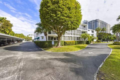 1 Harbour Way 108, Bal Harbour FL - photo 23 of 27