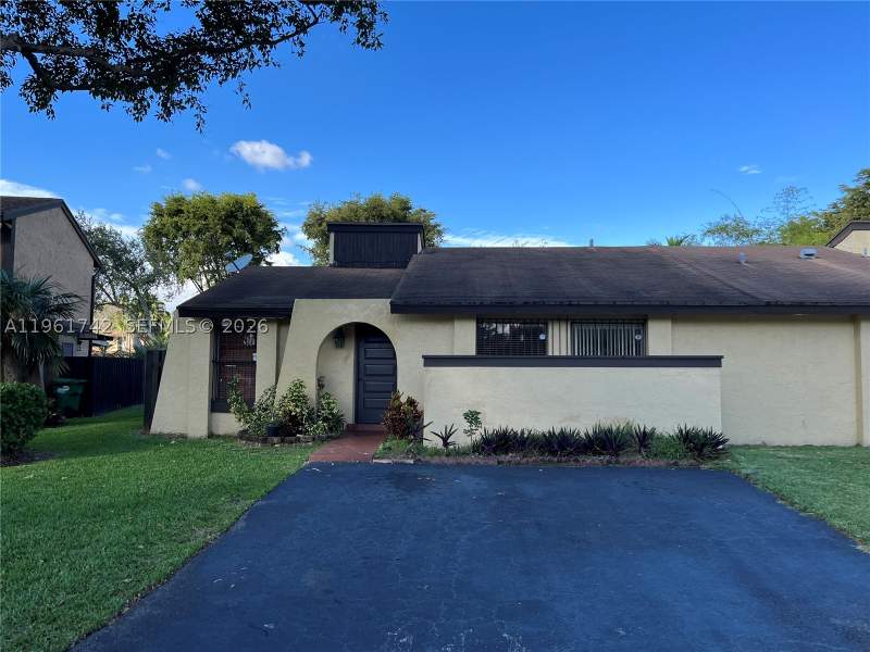 3 bedroom Townhouse at 12713 SW 70th Ln, Woodgate, Miami — photo 2