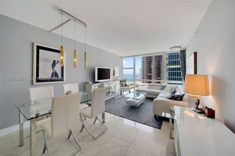 6801 Collins Ave 1110 (Door 1106), Miami Beach FL - photo 12 of 44