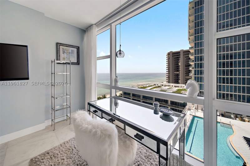 2 bedroom Condominium at 6801 Collins Ave 1110 (Door 1106), Central Carillon Beach Co, Miami Beach — photo 5
