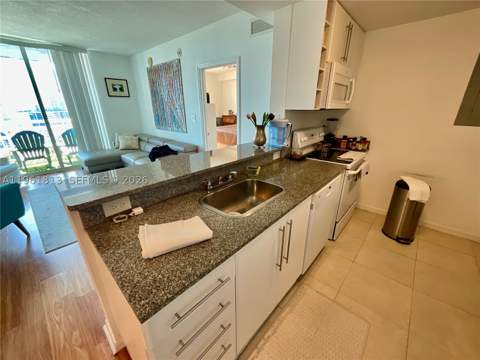 275 NE 18th St 1705, Miami FL - photo 13 of 38