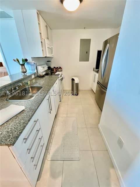 275 NE 18th St 1705, Miami FL - photo 15 of 38