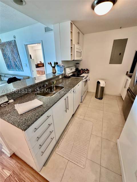 275 NE 18th St 1705, Miami FL - photo 16 of 38