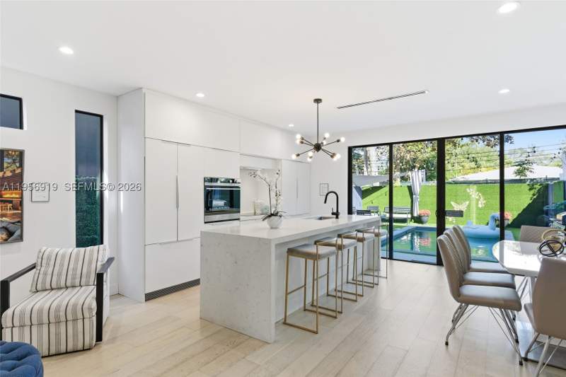 3 bedroom Townhouse at 255 NW 39th St, Buena Vista, Miami — photo 4