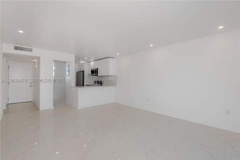 2851 Leonard Dr J405, Aventura FL - photo 13 of 38