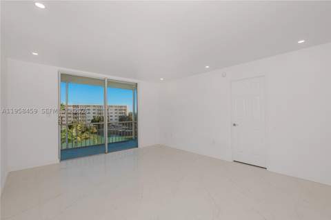 2851 Leonard Dr J405, Aventura FL - photo 17 of 38