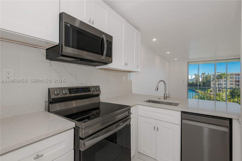 1 bedroom Condominium at 2851 Leonard Dr J405, POINT EAST SEC II CONDO, Aventura — photo 2