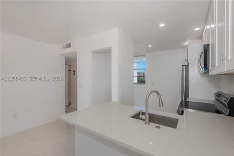 2851 Leonard Dr J405, Aventura FL - photo 9 of 38