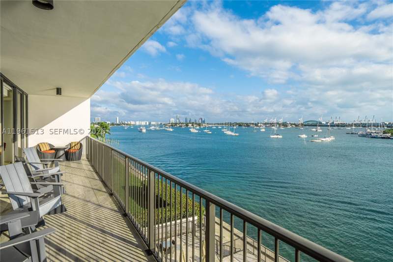 3 bedroom Condominium at 1000 Venetian Way 403, One Thousand Venetian Way, Miami Beach — photo 3