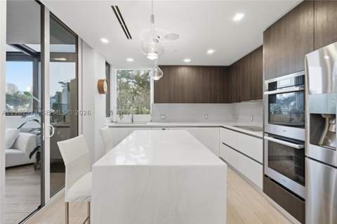 1000 Venetian Way 403, Miami Beach FL - photo 7 of 25