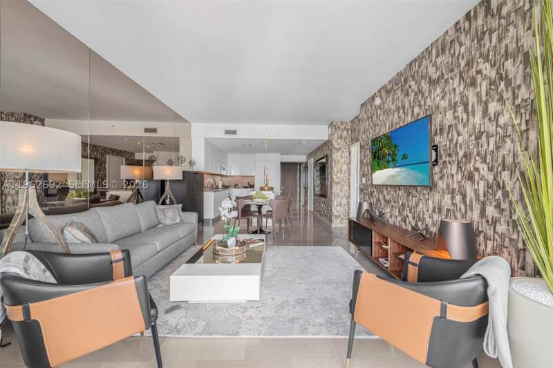 1 bedroom Condominium at 88 SW 7th St 3806, Rise Condo, Miami — photo 5
