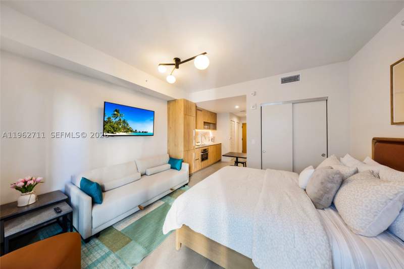 0 bedroom Condominium at 11 NE 6th St 1208, The Crossby Miami Worldcen, Miami — photo 2