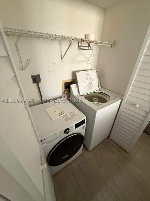 540 Brickell Key Dr 1505, Miami FL - photo 15 of 17