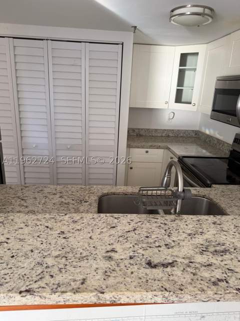 540 Brickell Key Dr 1505, Miami FL - photo 8 of 17