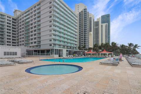 19201 Collins Ave 439, Sunny Isles Beach FL - photo 8 of 38