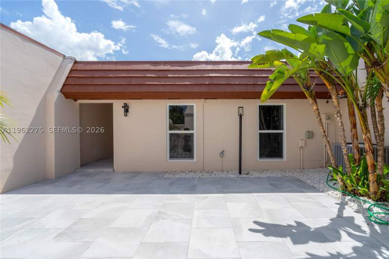 2 bedroom Villa at 7412 Big Cypress Dr, Miami Lakes Golf Course V, Miami Lakes — photo 5