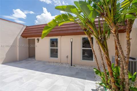7412 Big Cypress Dr, Miami Lakes FL - photo 6 of 33