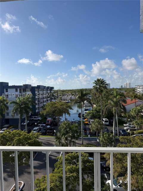 16546 NE 26th Ave 6H, North Miami Beach FL - photo 10 of 23