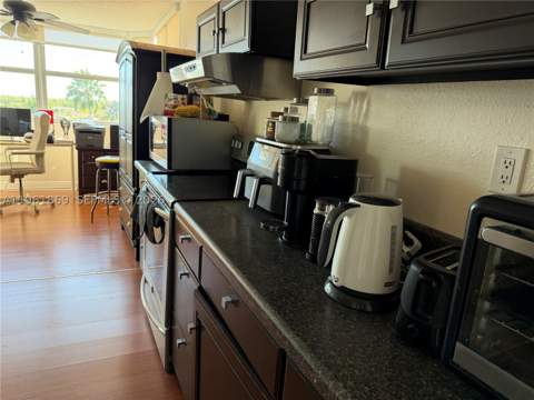 16546 NE 26th Ave 6H, North Miami Beach FL - photo 12 of 23
