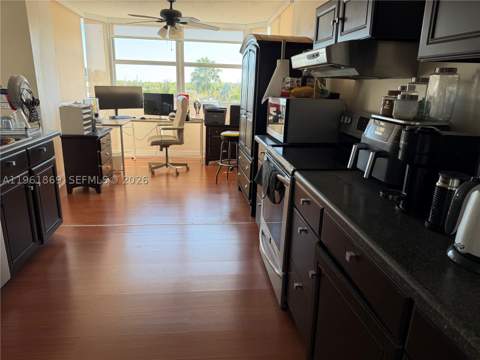 16546 NE 26th Ave 6H, North Miami Beach FL - photo 13 of 23