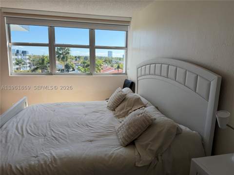 16546 NE 26th Ave 6H, North Miami Beach FL - photo 18 of 23