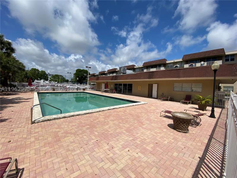 1 bedroom Condominium at 1800 Sans Souci Blvd 119, Bayview Palms Condo, North Miami — photo 4