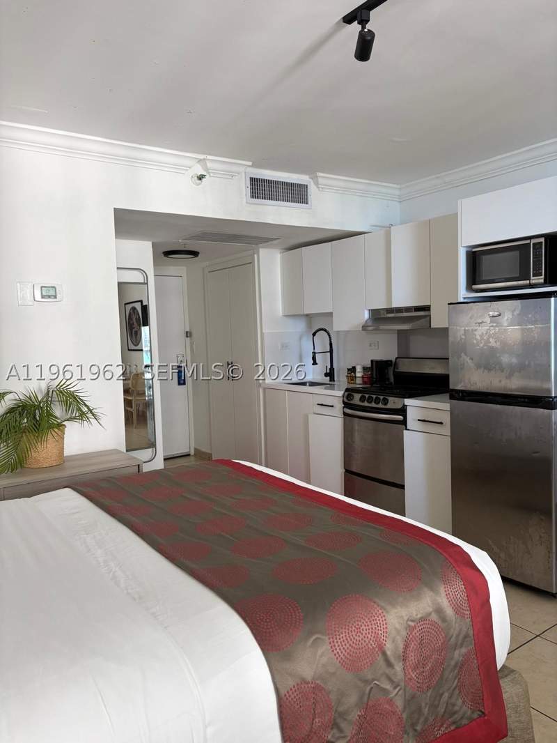 0 bedroom Condominium at 19201 Collins Ave 820, The Aventura Beach Club C, Sunny Isles Beach — photo 5