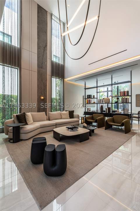 10540 NW 67th Ter, Doral FL - photo 13 of 97