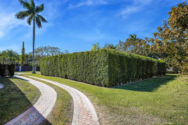 7 bedroom SingleFamilyResidence at 19955 SW 186th St, redlands, Miami — photo 3