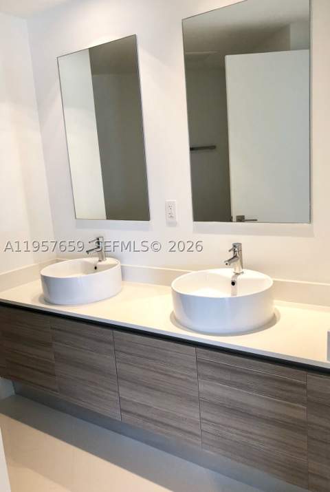 121 NE 34th St 2704, Miami FL - photo 17 of 44