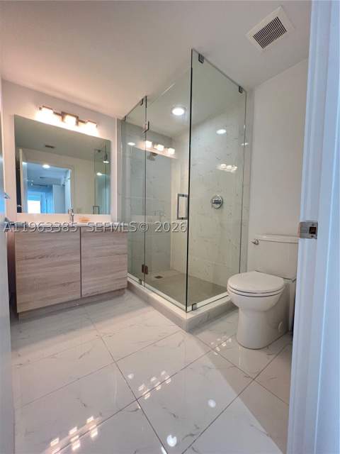 16385 Biscayne Blvd 607, North Miami Beach FL - photo 10 of 30