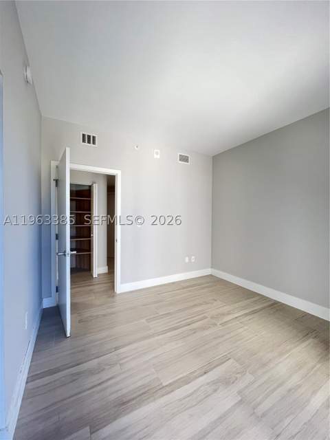 16385 Biscayne Blvd 607, North Miami Beach FL - photo 16 of 30