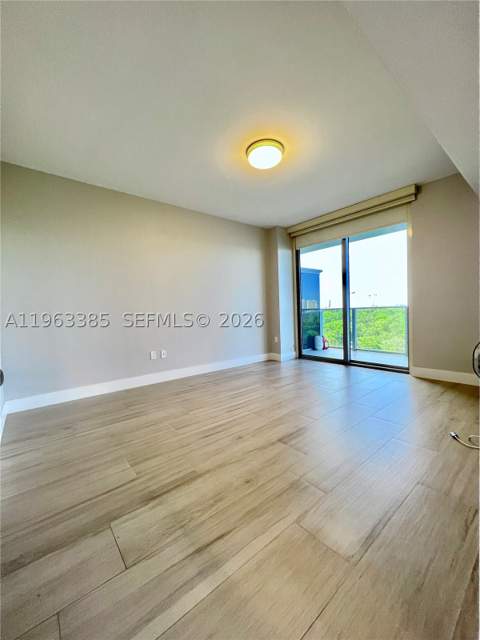 16385 Biscayne Blvd 607, North Miami Beach FL - photo 19 of 30
