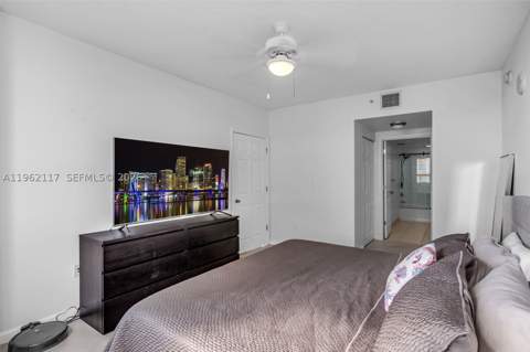2000 N Bayshore Dr 909, Miami FL - photo 21 of 39