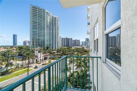 20000 E Country Club Dr 716, Aventura FL - photo 18 of 54