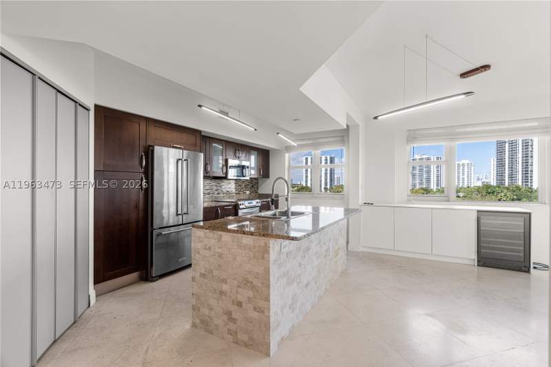 3 bedroom Condominium at 20000 E Country Club Dr 716, Turnberry Vlg No Tower Co, Aventura — photo 4