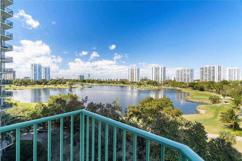 3 bedroom Condominium at 20000 E Country Club Dr 716, Turnberry Vlg No Tower Co, Aventura — photo 5