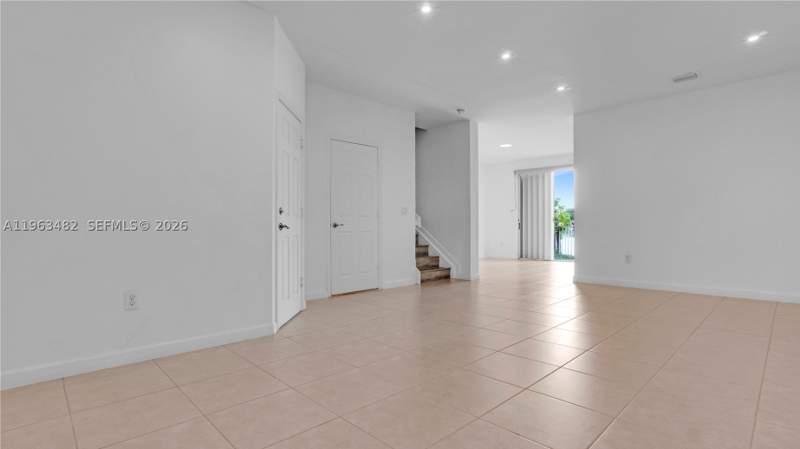 3 bedroom Townhouse at 8678 NW 113th Ct, Island at Doral, Doral — photo 4