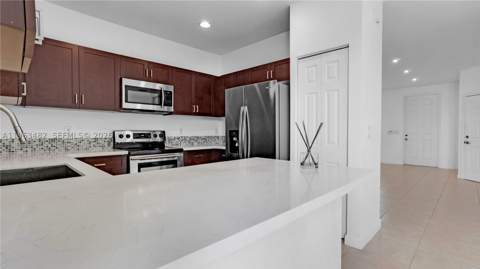 8678 NW 113th Ct, Doral FL - photo 7 of 11