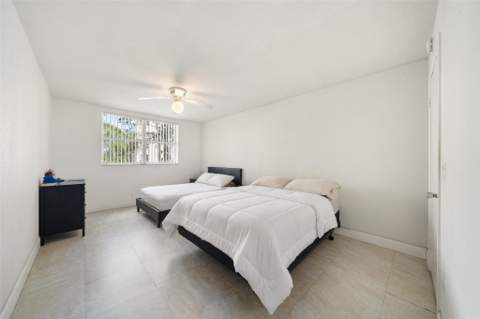 8225 Lake Drive 205, Doral FL - photo 15 of 28