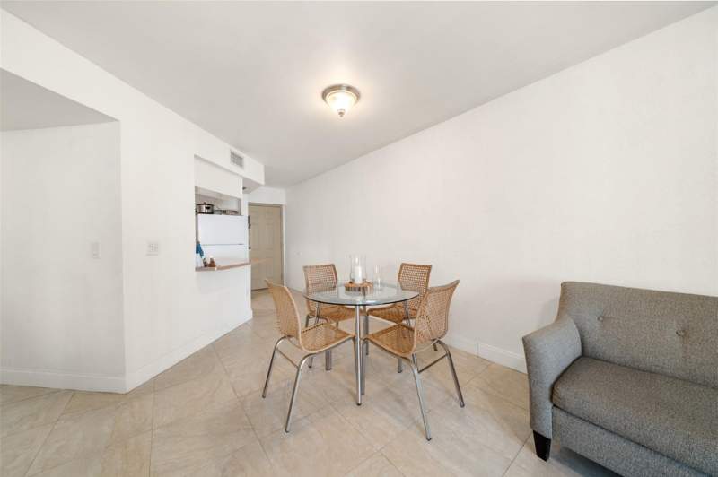 1 bedroom Condominium at 8225 Lake Drive 205, Las Vista At Doral Condo, Doral — photo 2