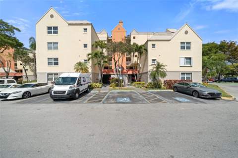 8225 Lake Drive 205, Doral FL - photo 21 of 28
