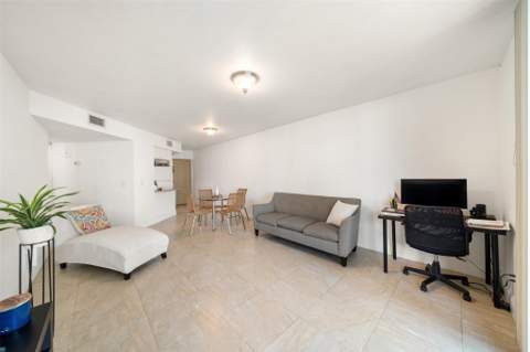 8225 Lake Drive 205, Doral FL - photo 9 of 28