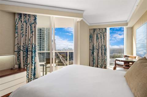 18001 Collins Avenue 2615, Sunny Isles Beach FL - photo 24 of 37