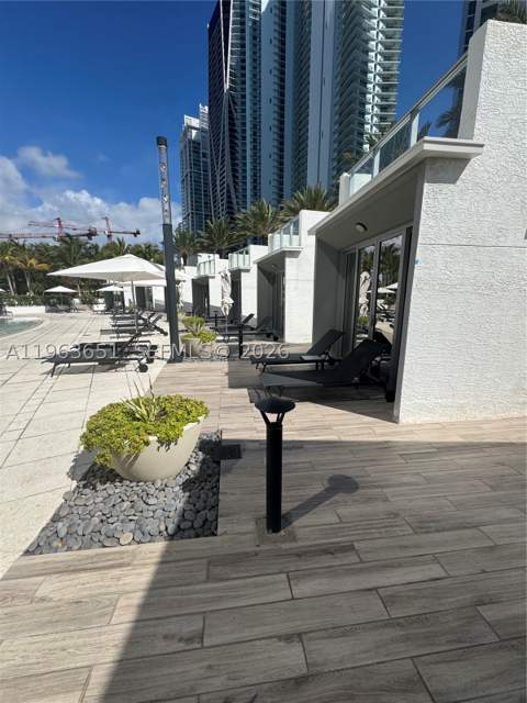 851 NE 1st ave 1, Miami FL - photo 6 of 9