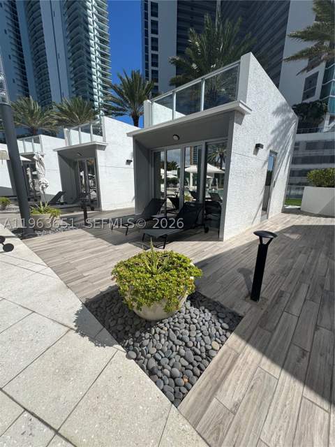 851 NE 1st ave 1, Miami FL - photo 7 of 9