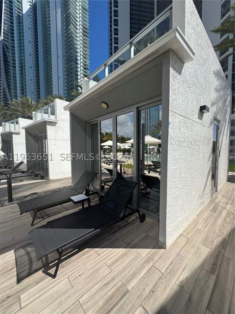 851 NE 1st ave 1, Miami FL - photo 8 of 9