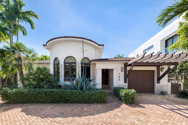 4 bedroom SingleFamilyResidence at 744 Lakeview Dr, Lake View Sub, Miami Beach — photo 2